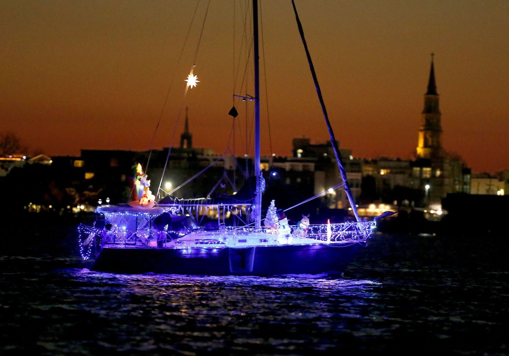Holiday Parade of Boats horizontal city back